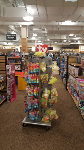 Sporting Goods Store «SCHEELS», reviews and photos, 17202 Davenport St, Omaha, NE 68118, USA