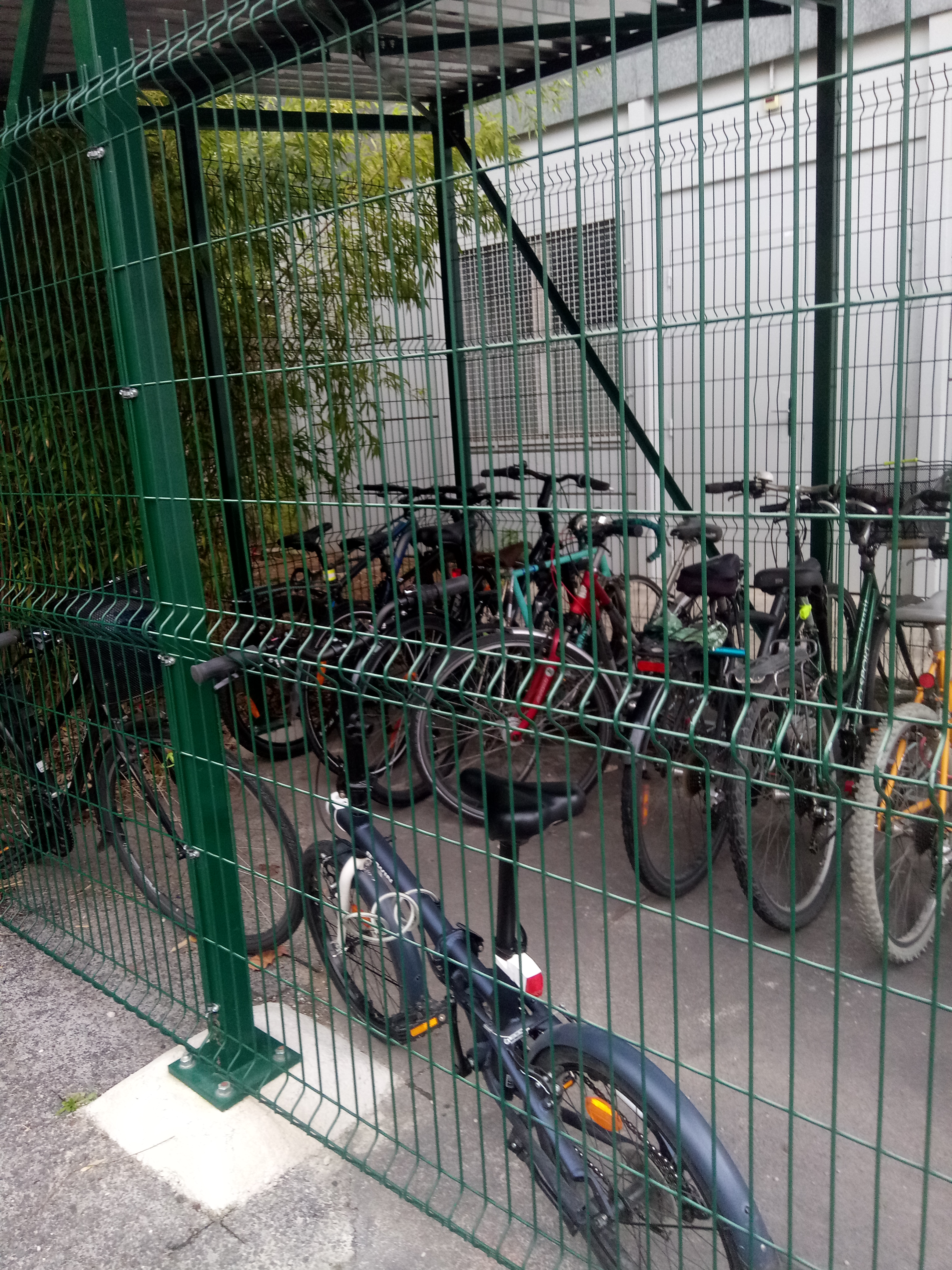 Photo n° 34 de l'avis de Estranged.l fait le 27/11/2019 à 20:09