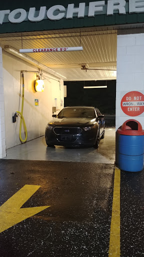 Car Wash «Tidal Wave Car Wash - Warminster», reviews and photos, 502 Evergreen Ave, Warminster, PA 18974, USA