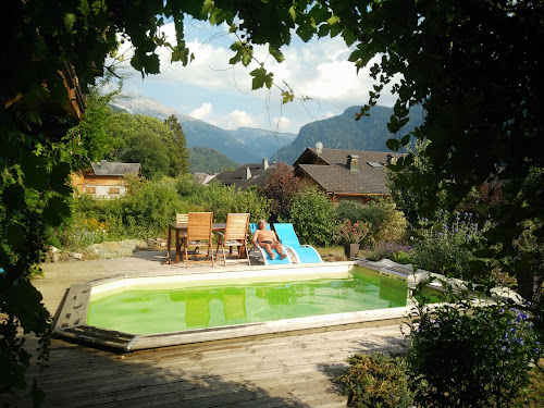 Lodge Gîte l'Epilobe à Samoëns, Haute-Savoie - L'Epilobe Bed & Breakfast-12 personnes Samoëns