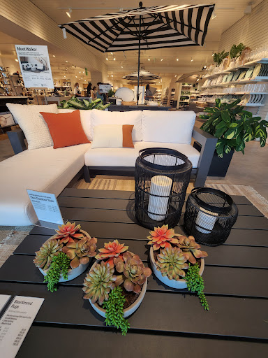 Furniture Store «Crate and Barrel», reviews and photos, 358 San Lorenzo Ave, Coral Gables, FL 33146, USA