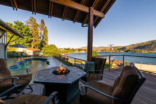 Vacation Home Rental Agency «Windermere Vacation Rentals Lake Chelan», reviews and photos, 115 E Woodin Ave, Chelan, WA 98816, USA