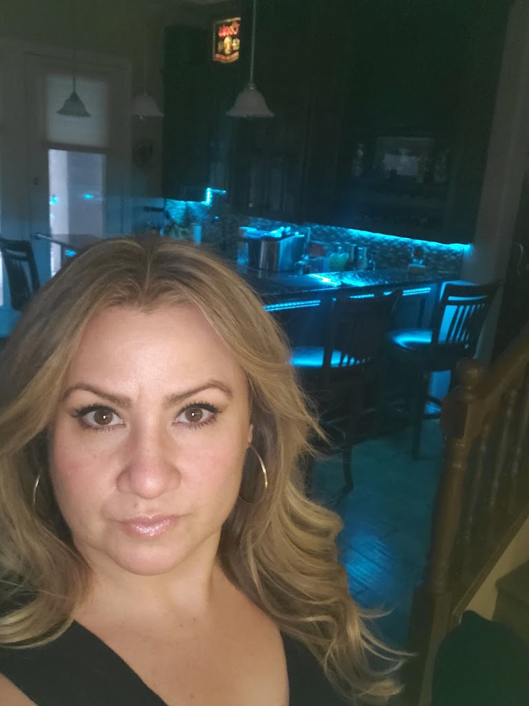 Annie Cav Salon Studio 85013