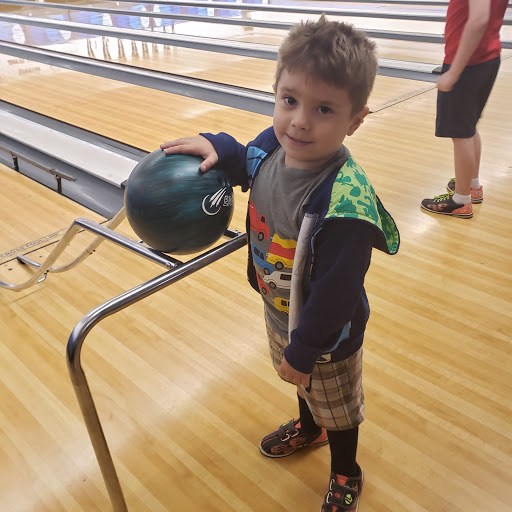 Bowling Alley «Wallenpaupack Bowling Center», reviews and photos, 15 Bowling Center Ln, Hawley, PA 18428, USA