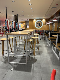 Atmosphère du Restaurant KFC Flins à Flins-sur-Seine - n°6