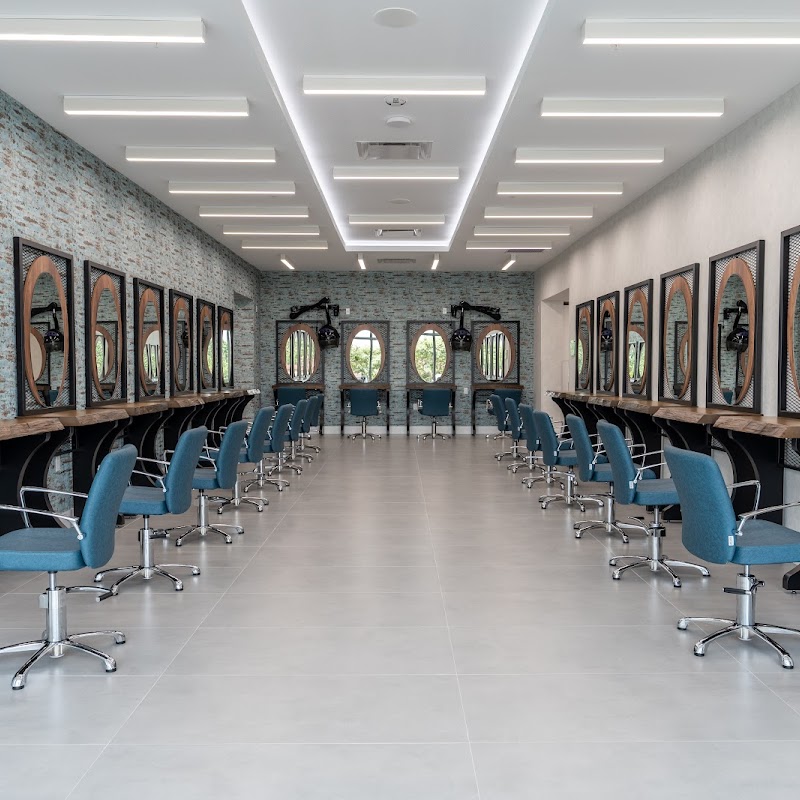 Celebrity School of Beauty - Miami