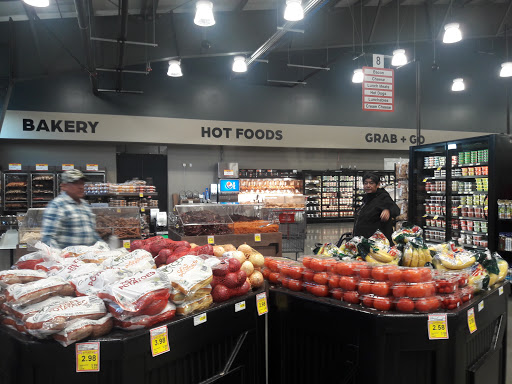 Grocery Store «Sav-Mor Foods», reviews and photos, 570 Solano St, Corning, CA 96021, USA