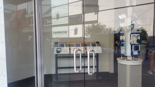 Home Audio Store «Bose Showcase Store», reviews and photos, 145 Stanford Shopping Center, Palo Alto, CA 94304, USA