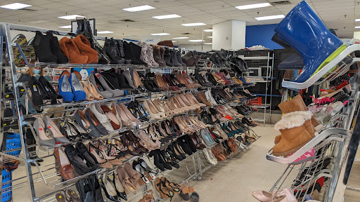 Thrift Store «Goodwill Industries Store & Donation Center», reviews and photos, 380 Saw Mill River Rd, Elmsford, NY 10523, USA