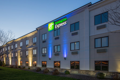 Holiday Inn Express Cleveland Airport - Brook Park, an IHG Hotel