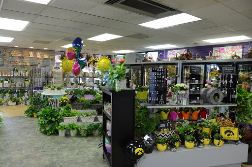 Florist «1-800Flowers Flowerama Iowa City», reviews and photos, 817 S Riverside Dr, Iowa City, IA 52246, USA