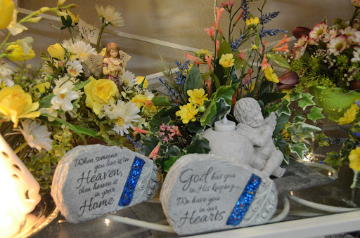 Gift Shop «Seasons Of The Heart Gift Shoppe», reviews and photos, 2115 E 67th St, Anderson, IN 46013, USA