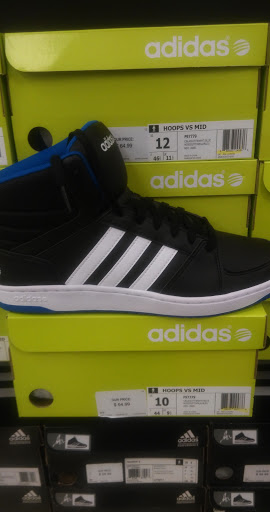 Shoe Store «Shoe Carnival», reviews and photos, 1620 Dogwood Dr SE, Conyers, GA 30013, USA