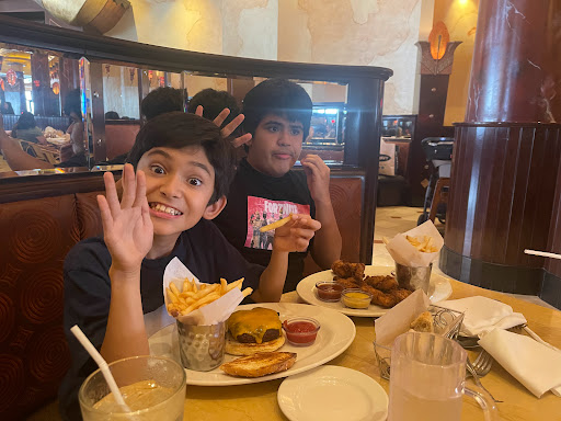 Restaurant «The Cheesecake Factory», reviews and photos, 600 Spectrum Center Dr, Irvine, CA 92618, USA