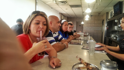 Shopping Mall «Lincoln Shopping Center», reviews and photos, 26092 Greenfield Rd, Oak Park, MI 48237, USA