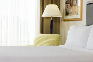 Holiday Inn Manchester Airport, an IHG Hotel image
