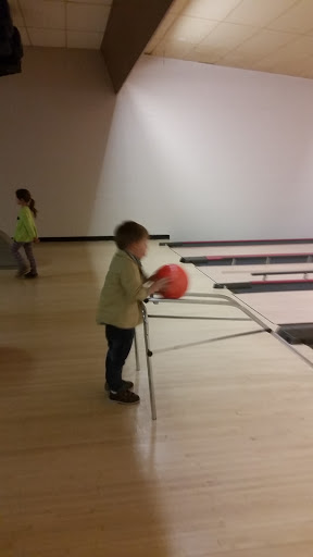 Bowling Alley «10 Pins of Trenton», reviews and photos, 2591 Fort St, Trenton, MI 48183, USA