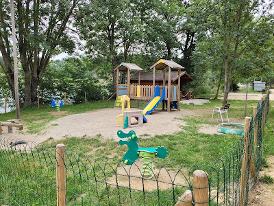 aire de jeux à Coucouron