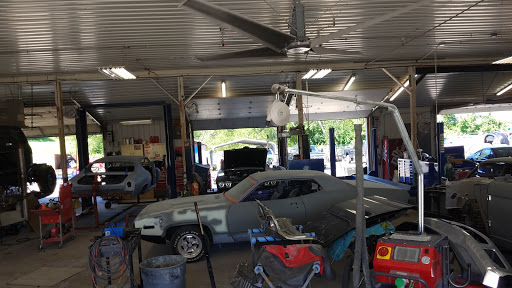 Auto Body Shop «Johns Auto Body & Paint Inc», reviews and photos, 6207 W Outer Rd, Imperial, MO 63052, USA