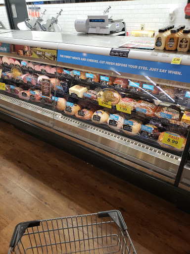 Grocery Store «Schnucks», reviews and photos, 1000 Columbia Centre Dr, Columbia, IL 62236, USA