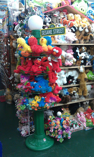 Toy Store «Greenpoint Toy Center», reviews and photos, 738 Manhattan Ave, Brooklyn, NY 11222, USA