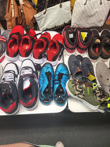 Antique Store «Vendor City Antiques, Flea Market & Cosignment», reviews and photos