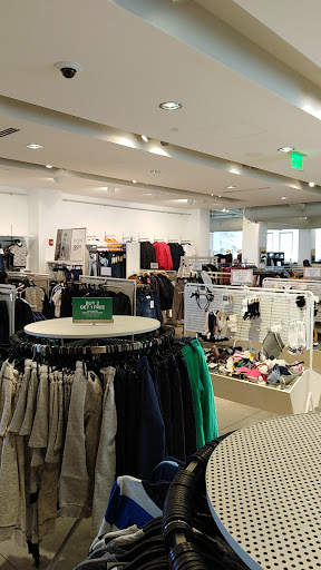 Clothing Store «H&M», reviews and photos, 2 S 69th St, Upper Darby, PA 19082, USA
