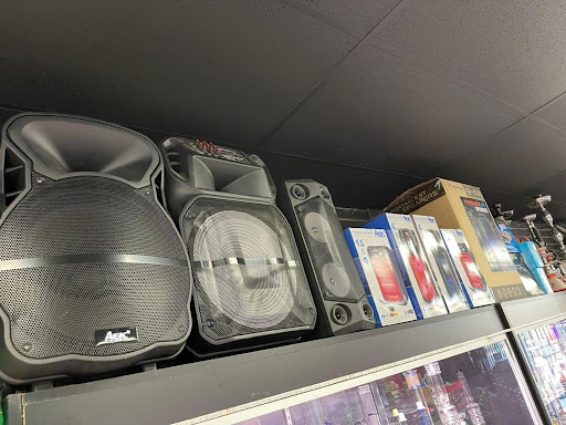 Clothing Store «Norcal Clothing and Smoke Shop», reviews and photos, 5802 Lindhurst Ave, Marysville, CA 95901, USA