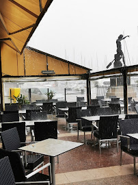 Atmosphère du Restaurant Le Grand Café de la Rade à Toulon - n°7