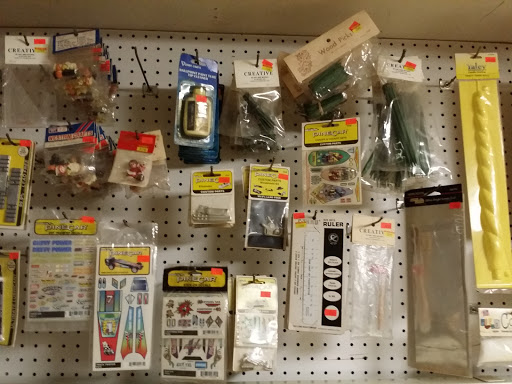 Art Supply Store «Creative Coldsnow - Art Materials and Framing», reviews and photos, 808 Westport Rd, Kansas City, MO 64111, USA