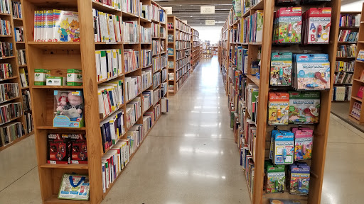 Book Store «Half Price Books», reviews and photos, 1075 E Golf Rd, Schaumburg, IL 60173, USA
