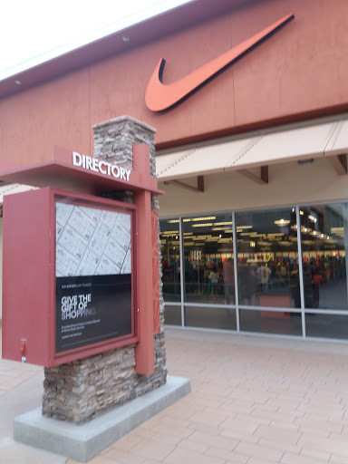 Shopping Mall «Phoenix Premium Outlets», reviews and photos, 4976 Premium Outlets Way, Chandler, AZ 85226, USA