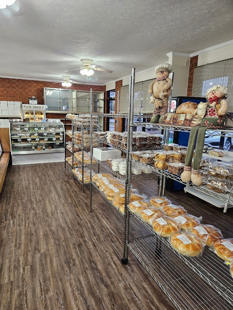Halls Pastry Shop 24540