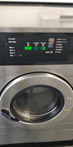 Harris Laundromat - Laundry service