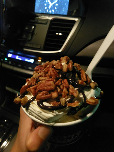 Ice Cream Shop «Cold Stone Creamery», reviews and photos, 7702B-B Richmond Hwy, Alexandria, VA 22306, USA