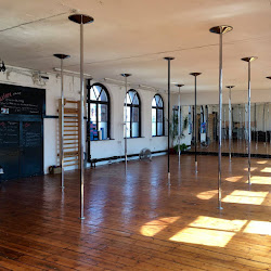 Twisted Pole - Pole Dancing Lessons