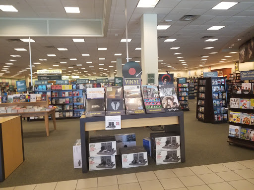 Book Store «Barnes & Noble Booksellers Hillside Village», reviews and photos, 305 Farm to Market Road 1382 #520, Cedar Hill, TX 75104, USA