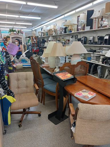 Thrift Store «Gulfside Hospice Thrift Shoppe», reviews and photos, 36524 FL-54, Zephyrhills, FL 33542, USA