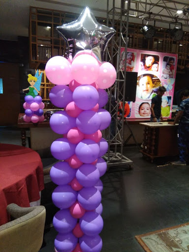 Metro Celebration- Boys & Girls First Birthday Party Organisers & Planner In Delhi, Balloon Decoration for Birthday, Anniversary, Surprise Room Decoration, Theme Party