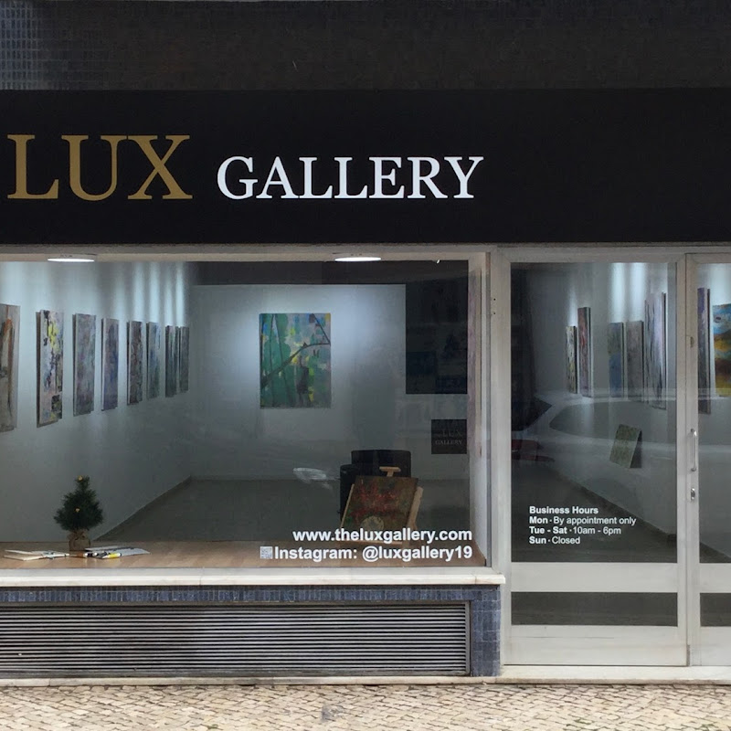 THE LUX GALLERY