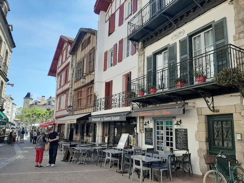 Le Fandango à Saint-Jean-de-Luz