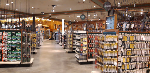 Sporting Goods Store «Bass Pro Shops», reviews and photos, 11550 Lakeridge Pkwy, Ashland, VA 23005, USA