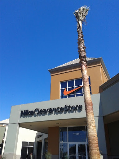 Sporting Goods Store «Nike Clearance Store», reviews and photos, 1275 Marina Blvd, San Leandro, CA 94577, USA