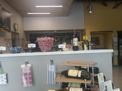 Grocery Store «Two Chefs Cafe & Market», reviews and photos, 644 N Main St #107, Greenville, SC 29601, USA