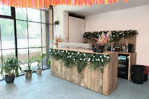 Oliver's Event Bar Hire image