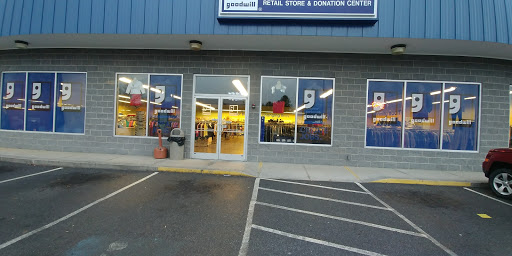 Thrift Store «Goodwill», reviews and photos, 2691 W State St, Bristol, TN 37620, USA