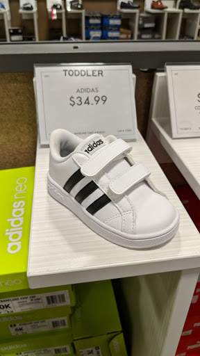 Shoe Store «DSW Designer Shoe Warehouse», reviews and photos, 10515 N Mopac Expy, Austin, TX 78759, USA