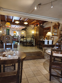 Atmosphère du Restaurant français Auberge Les Granges du Liège à Les Monts-Ronds - n°1