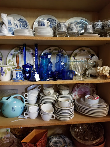 Antique Furniture Store «Useful Things Antiques & Collectibles Store», reviews and photos, 11 Crenshaw Ln, Coxs Creek, KY 40013, USA