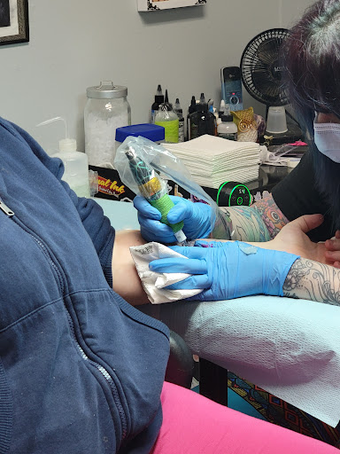 Tattoo Shop «Cherokee Creek Tattoo», reviews and photos, 32449 Ford Rd, Garden City, MI 48135, USA